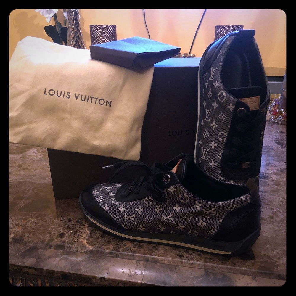 Louis Vuitton Sneakers